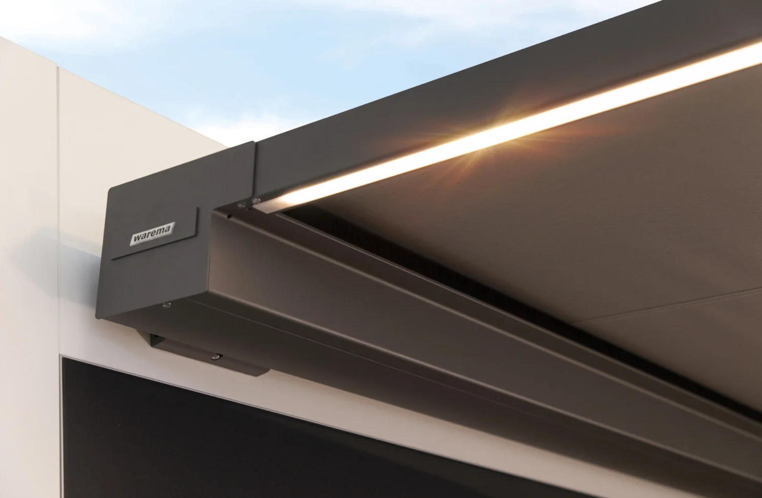 Moderne Markise mit LED-Beleuchtung von Warema